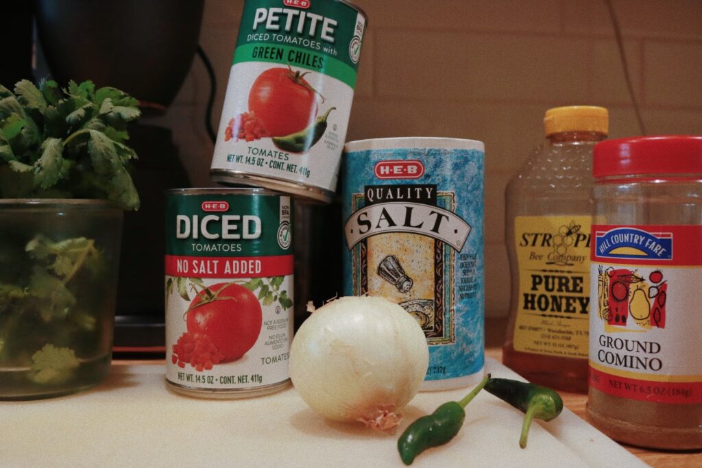 Ingredients for red tomato salsa